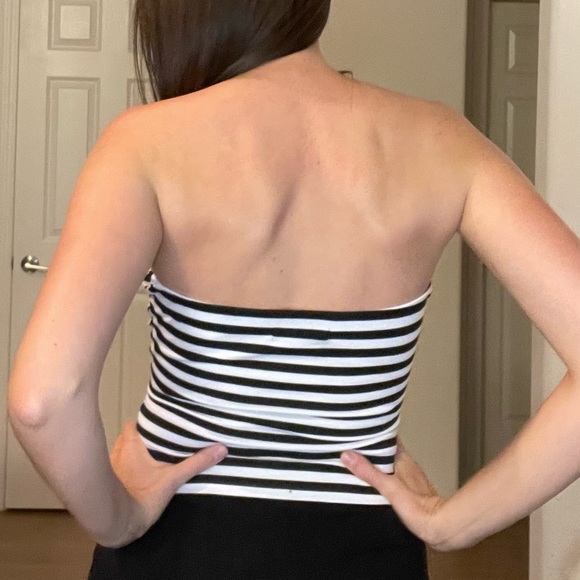 Black and White Striped Tube Top - Picture 4 of 8